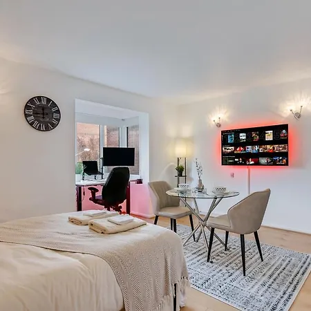 Aryas Apartments London Edgware Buitenkant foto
