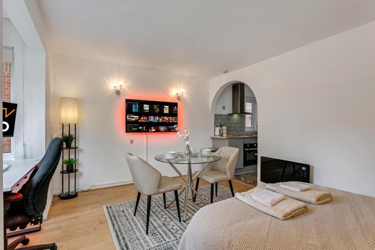 Aryas London * Edgware