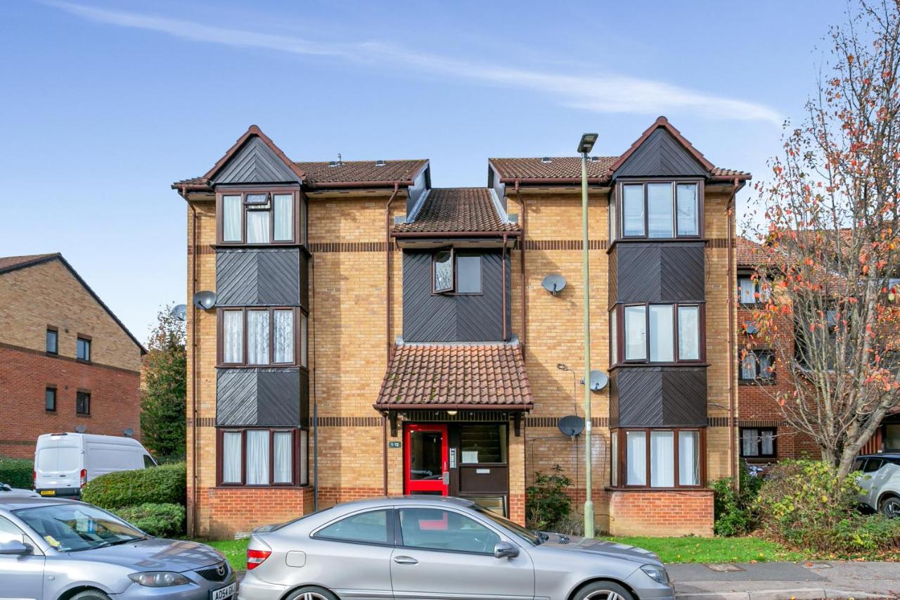 Apartment Aryas London